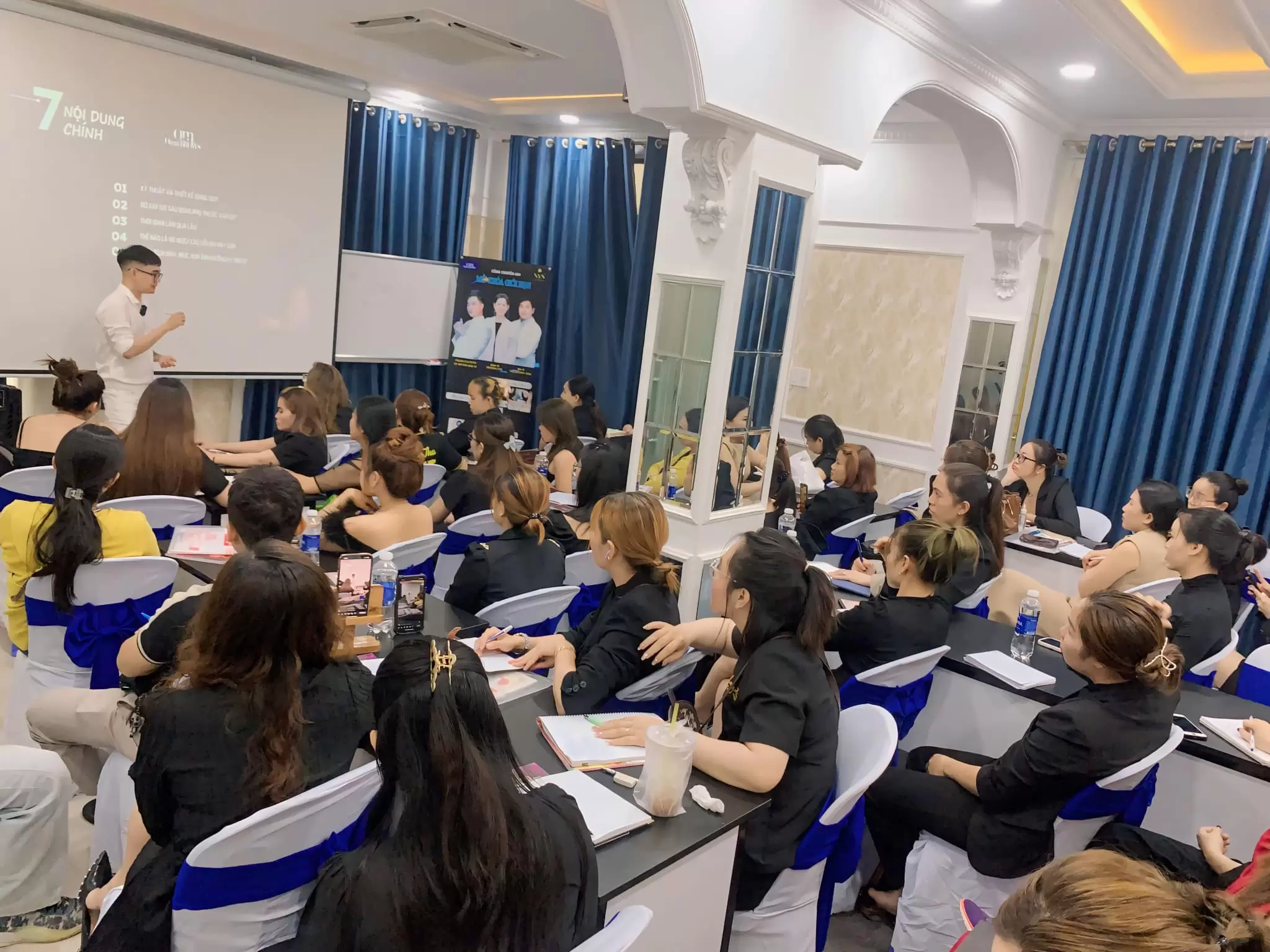  Kho&aacute; Học Chăm S&oacute;c Da Chuy&ecirc;n Nghiệp